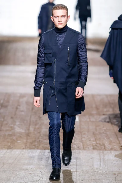 Look 9